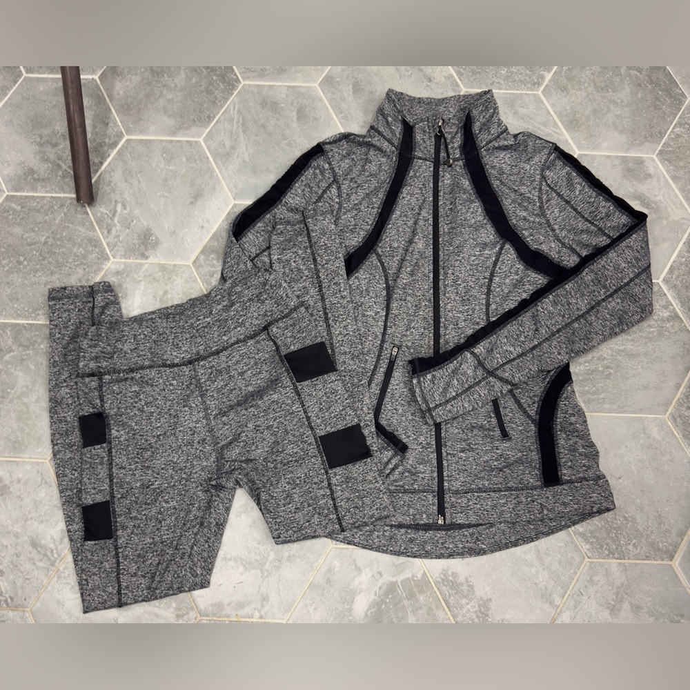 Tangerine Heathered Gray Zip-Up Jacket with Matching Leggings size small set